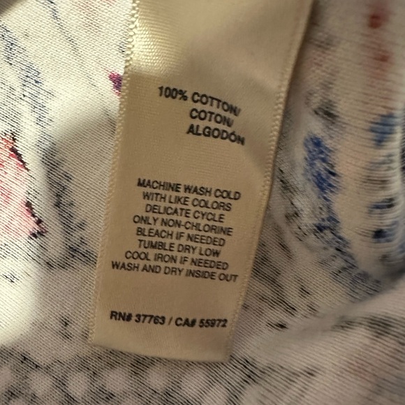 Rafaella Blue and Red Abstract Feathers Pattern Blouse Size 1X - Picture 6 of 7